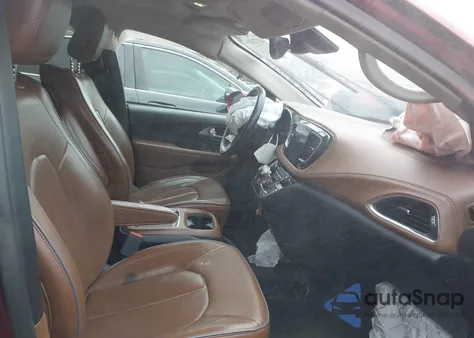 2018 Chrysler Pacifica Limited z USA, uszkodzony, nr VIN 2C4RC1GG3JR171887